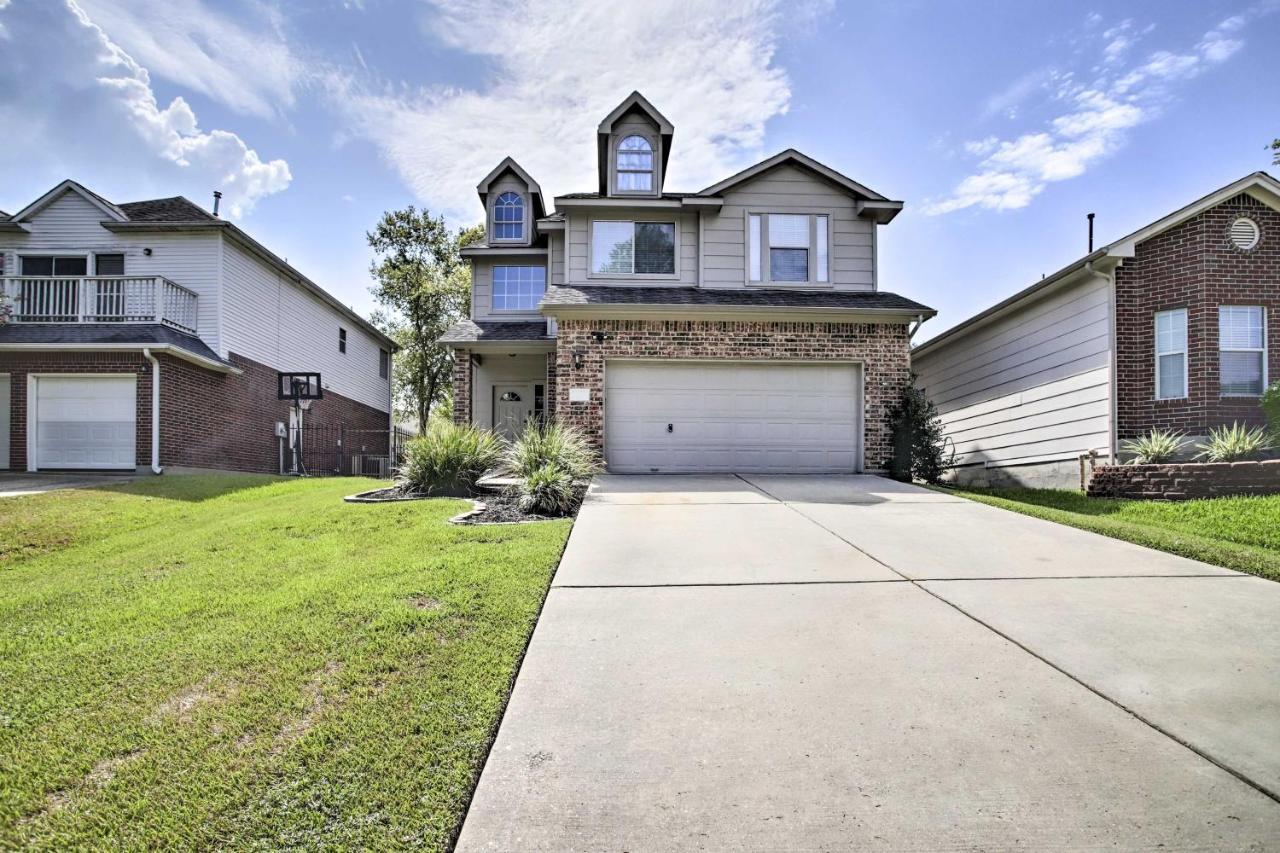 Lovely Montgomery Retreat With Patio And Yard! Exterior photo